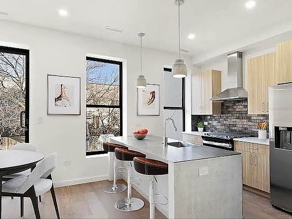 5th image of 181 Kosciuszko St #D