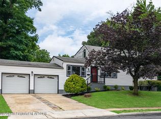 15 Virginia Ave, Hazlet, NJ 07730