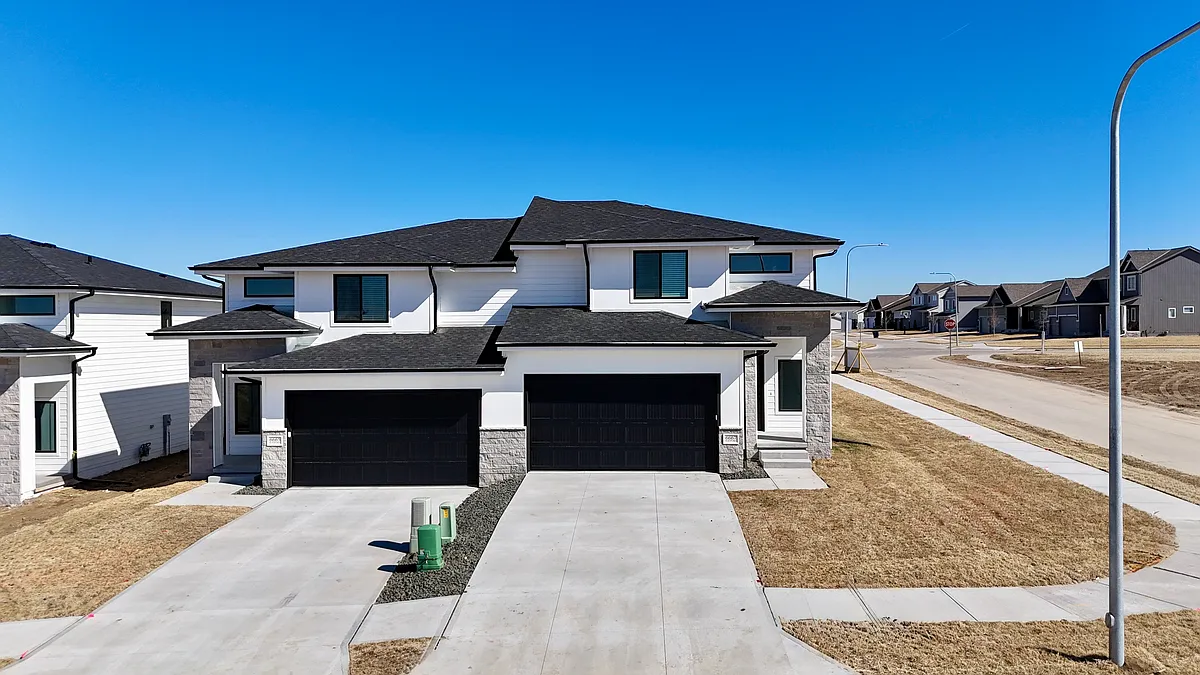 Building Photo - Coventry Wood Townhomes