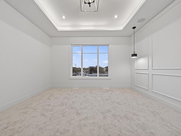 3rd image of 4276 Charles Close SW