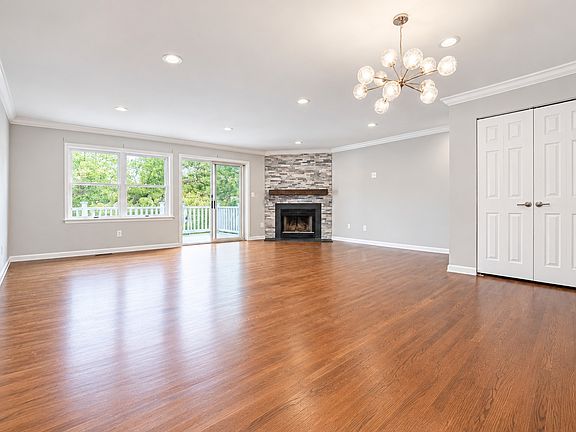 4th image of 479 Undercliff Ave