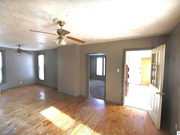 3rd image of 510 W Gambier St