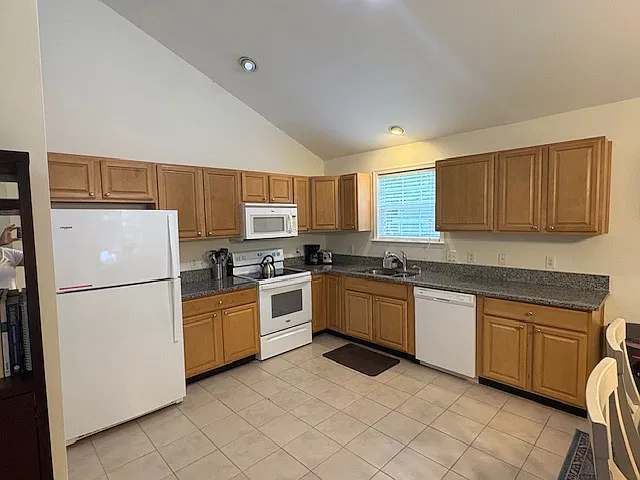 3 bed, 1348 sqft, $2,250 — Photo 3