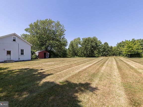 2nd image of 751 Old Charles Town Rd