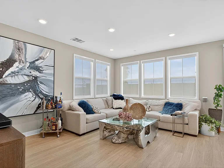 1733 Artemisia Ct — Photo 5