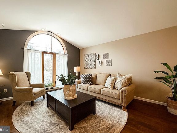 3rd image of 11028 Ramblewood Dr NW
