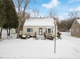 661 Tallkron Dr, Akron, OH 44305
