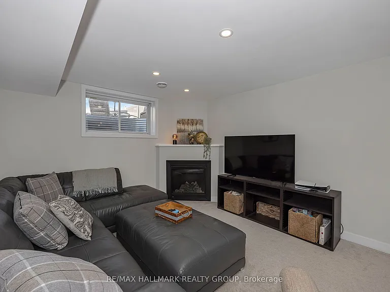 208 Big Dipper St E — Photo 34
