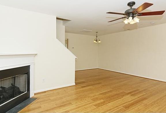 living room pic 3