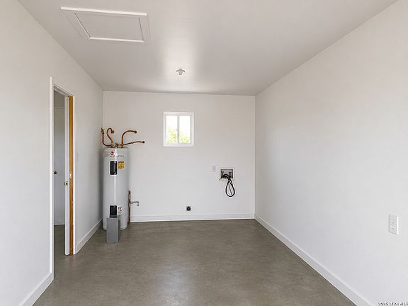 3rd image of 505 W Fm 140
