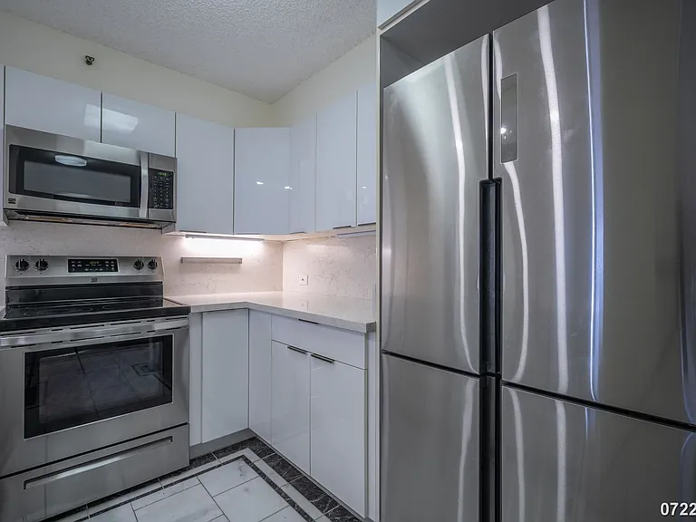 415 South St #1402 — Photo 16