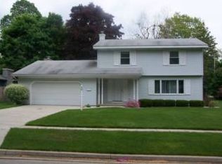 704 Wilson Dr, Midland, MI