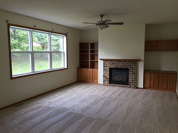 Main level livingroom