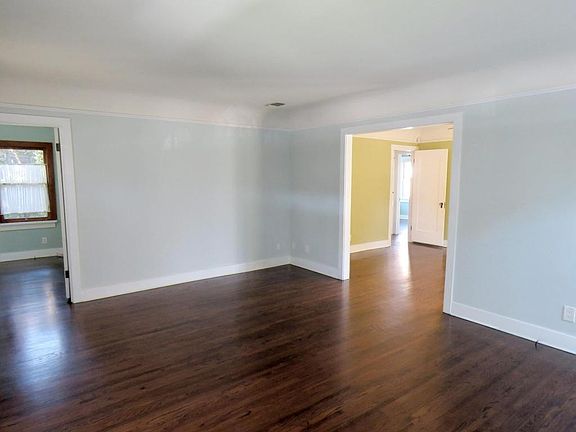 4th image of 310 Bonita Ave