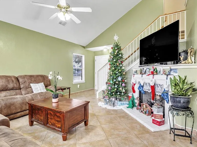1700 W Pflugerville Pkwy — Photo 14