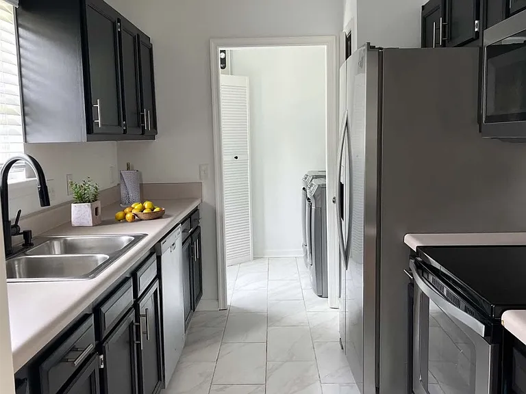 108 Guy St — Photo 3