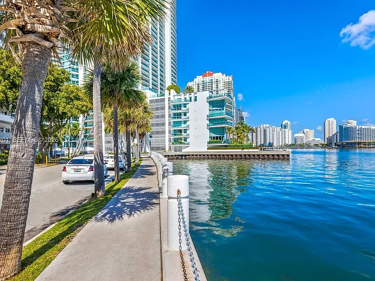 1300 Brickell Bay Dr #2713 — Photo 7