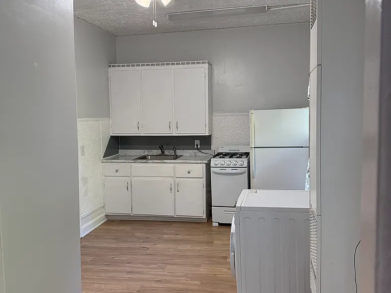 103 S Main St #C — Photo 3