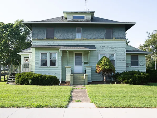 309 Lincoln St, Chenoa, IL 61726