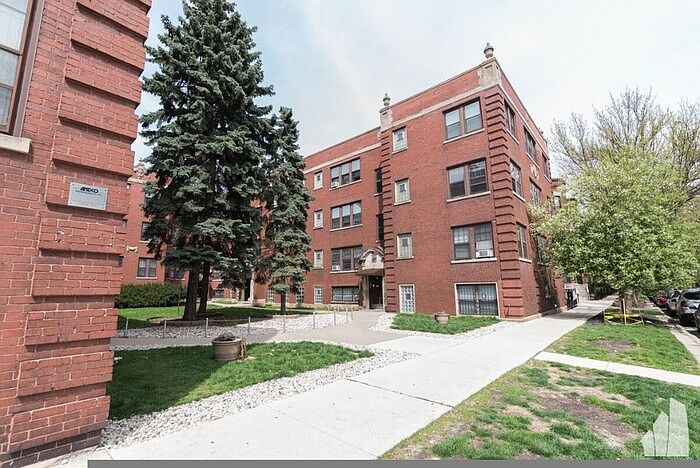 1st image of 742 W Aldine Ave APT 3N
