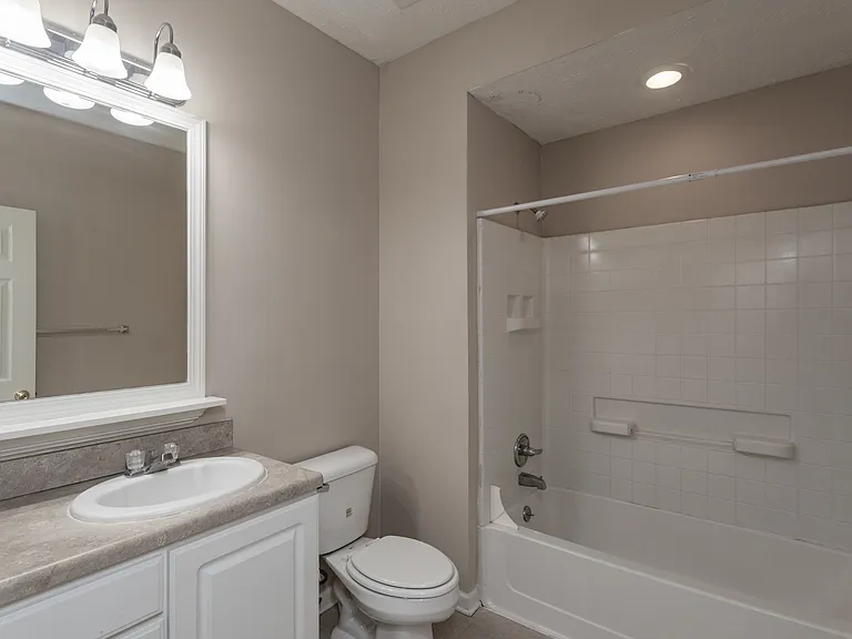 1901 N Lincoln Ave #110 — Photo 4