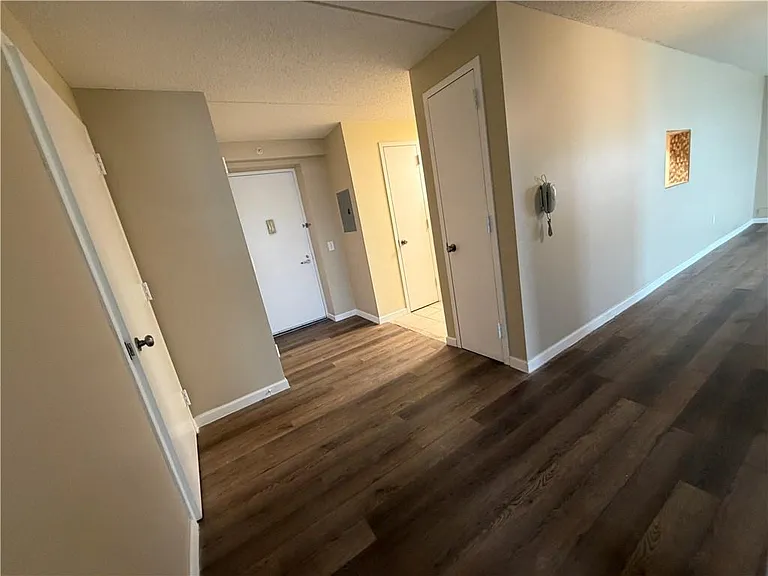 7914 Rockaway Beach Blvd #7C — Photo 8