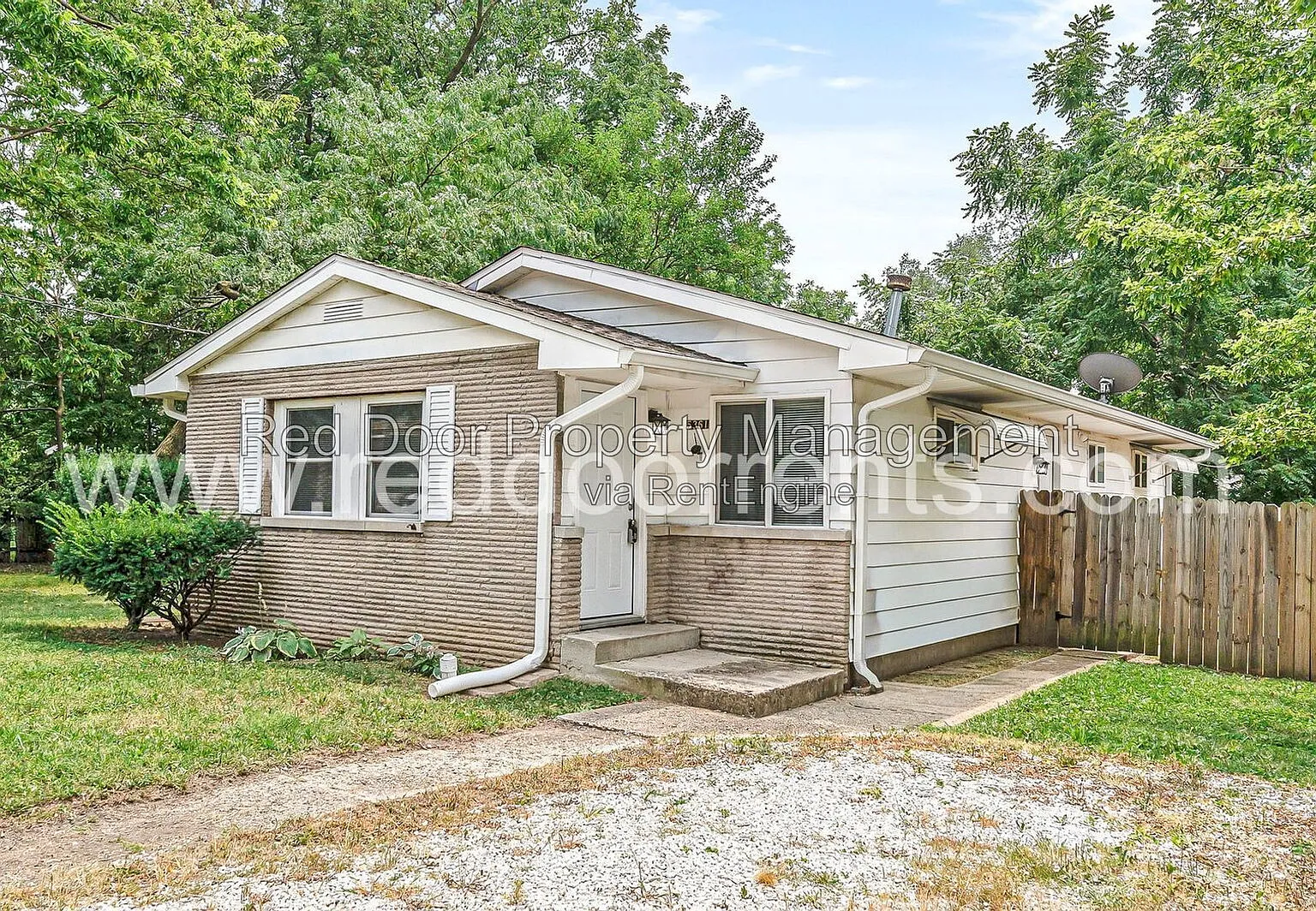 3 bed, 1.0 bath, 1200 sqft, $1,395 — Photo 3