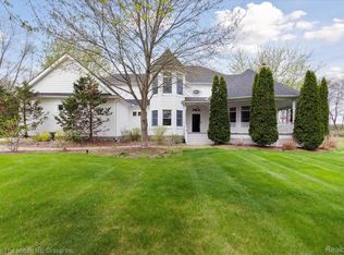 9730 Wood Bend Dr, Saline, MI
