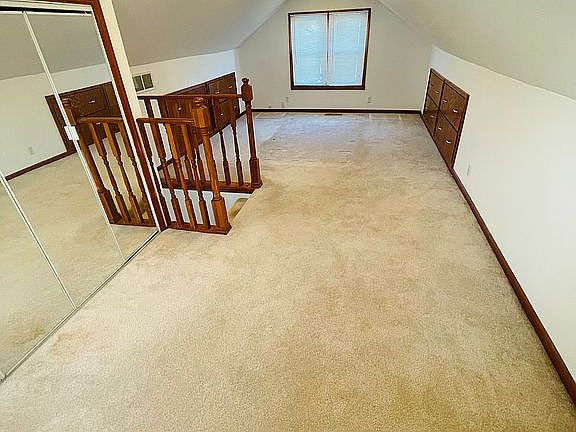 5th image of 3825 N Columbus Ave