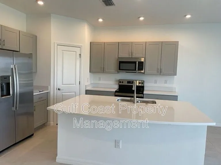 5776 Haven Ter — Photo 5