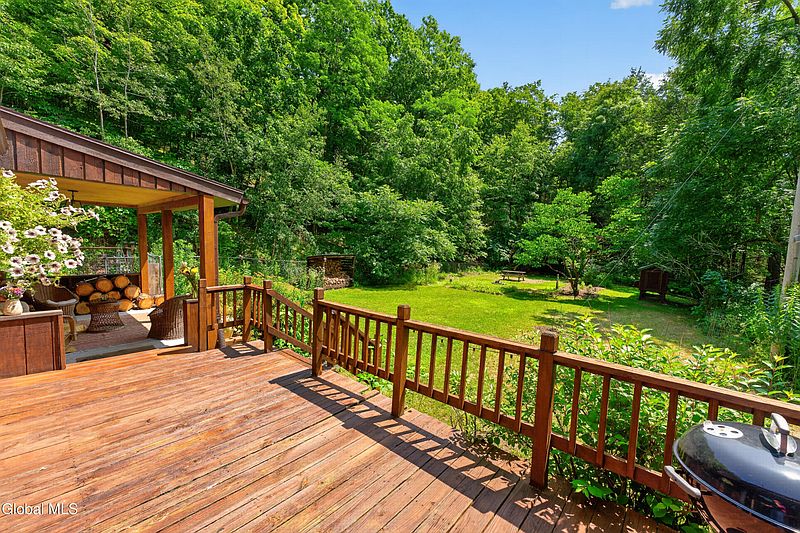 5th image of 178 Blodgett Hill Road