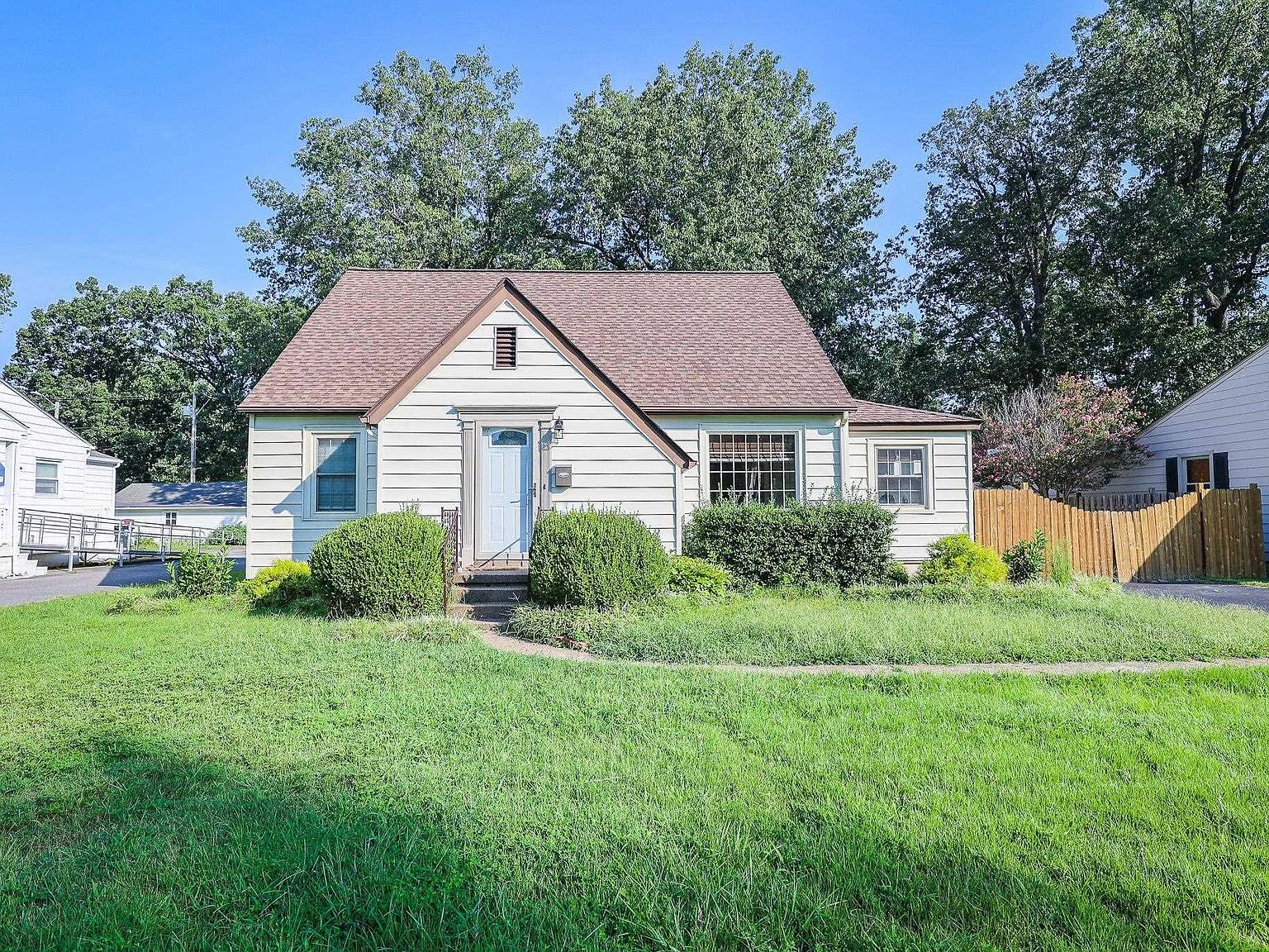 2541 Monroe St, Paducah, KY 42001 Zillow