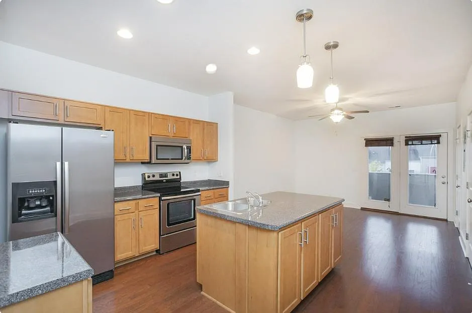 3718 Lausanne Dr — Photo 3