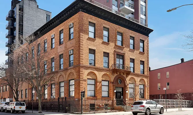 Rented by Compass | media 10