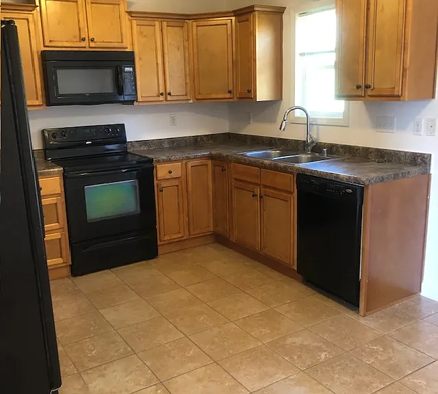 190 Applewood Ln — Photo 4