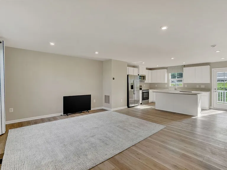 69 Summerfield Dr — Photo 4