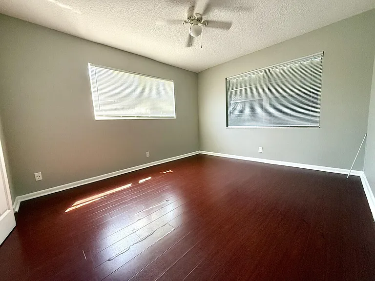 93 Sheffield St E #93-D — Photo 25