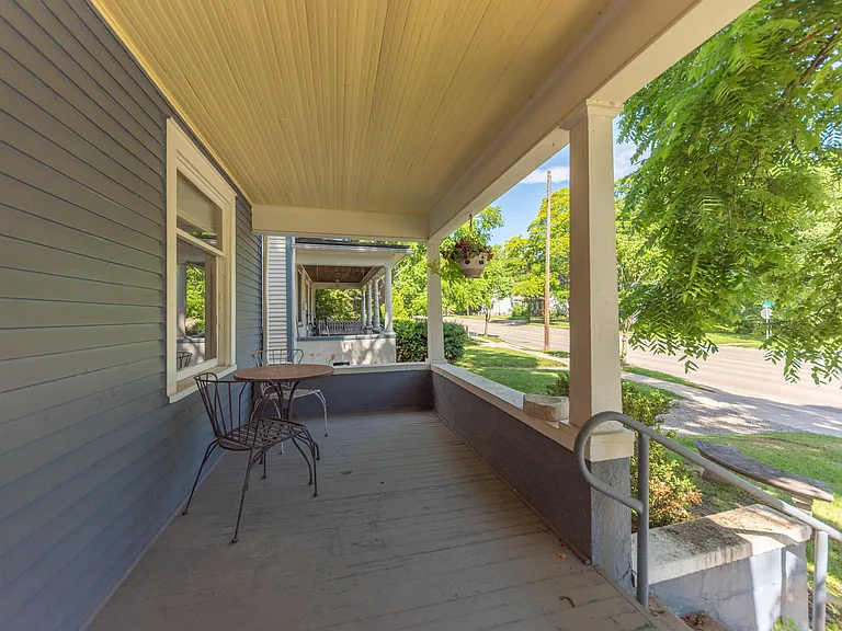 1123 W Huron St — Photo 4