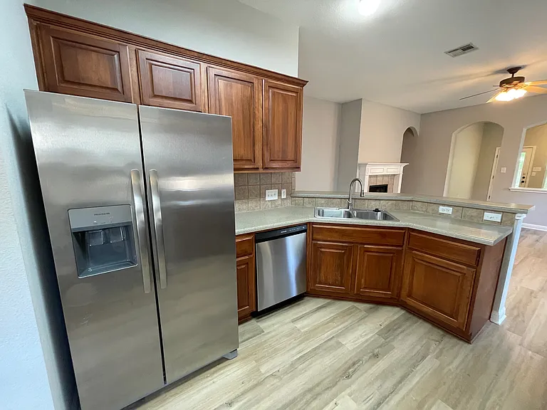 10025 Mount Rainier Dr — Photo 11