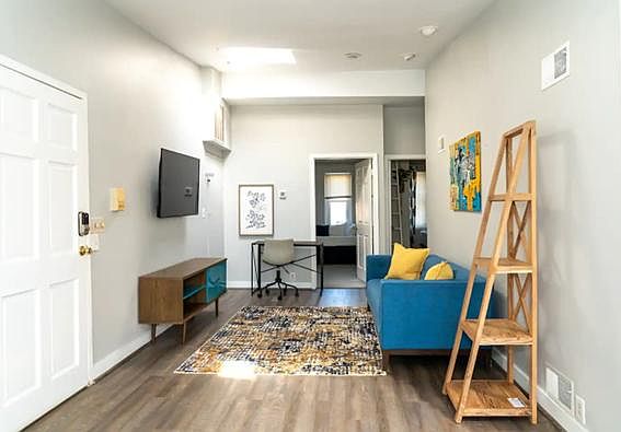 2nd image of 402 N Alfred St #1