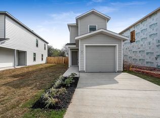 61 Trinity Cir, Lockhart, TX 78644