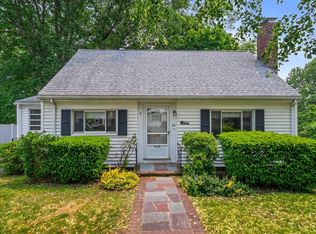 59 Eastwood Cir, West Roxbury, MA 02132