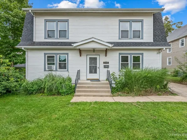 1614 S Carroll Ave, Freeport, IL 61032