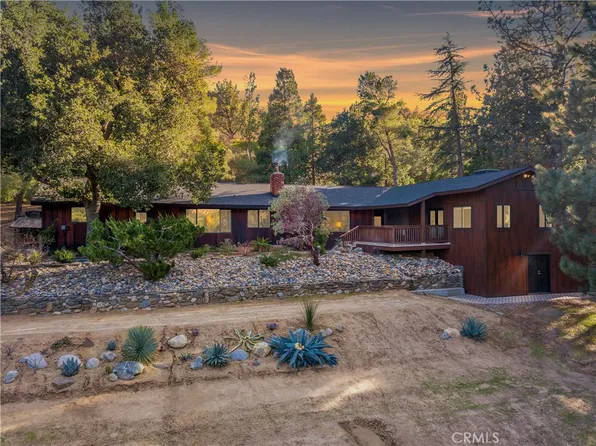 40172 Calle Rosalito, Saugus, CA 91390