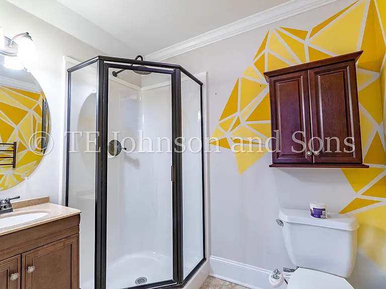 1112 Oakencroft Ct — Photo 32