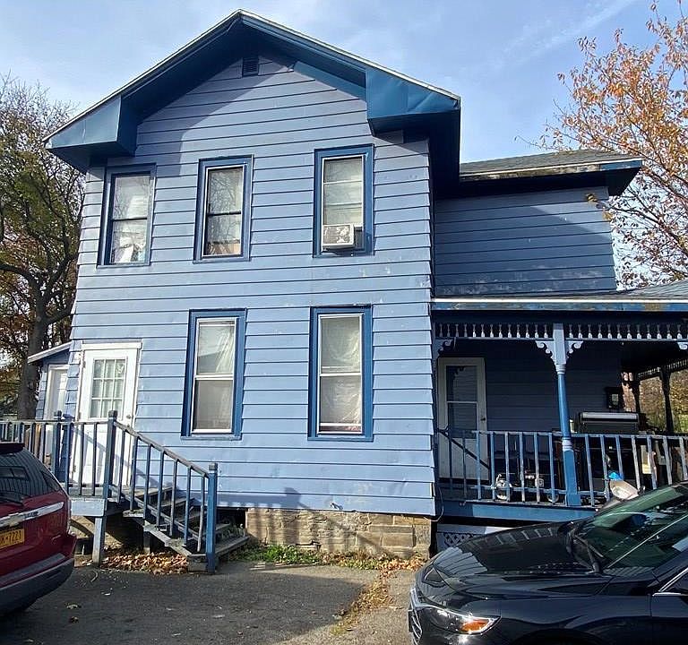 2nd image of 711 Davis St