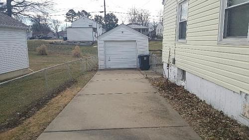 2nd image of 10700 Saint Xavier Ln