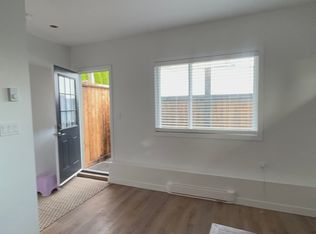 459 E 2nd St #111, North Vancouver, BC V7L 1C9