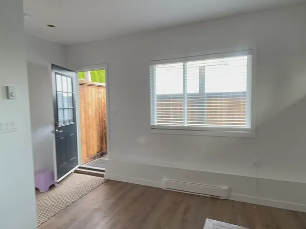 459 E 2nd St, North Vancouver, BC