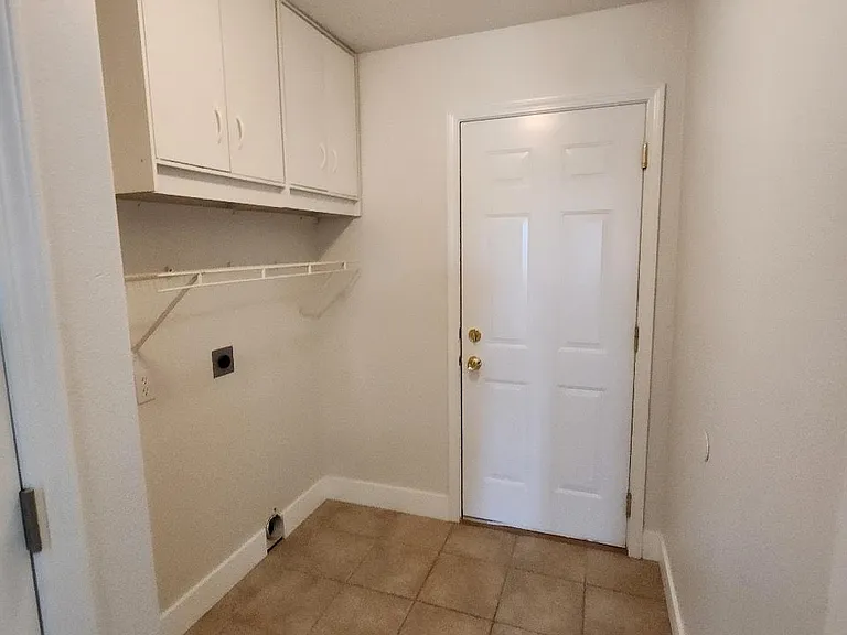 2896 W Elmwood Dr — Photo 14